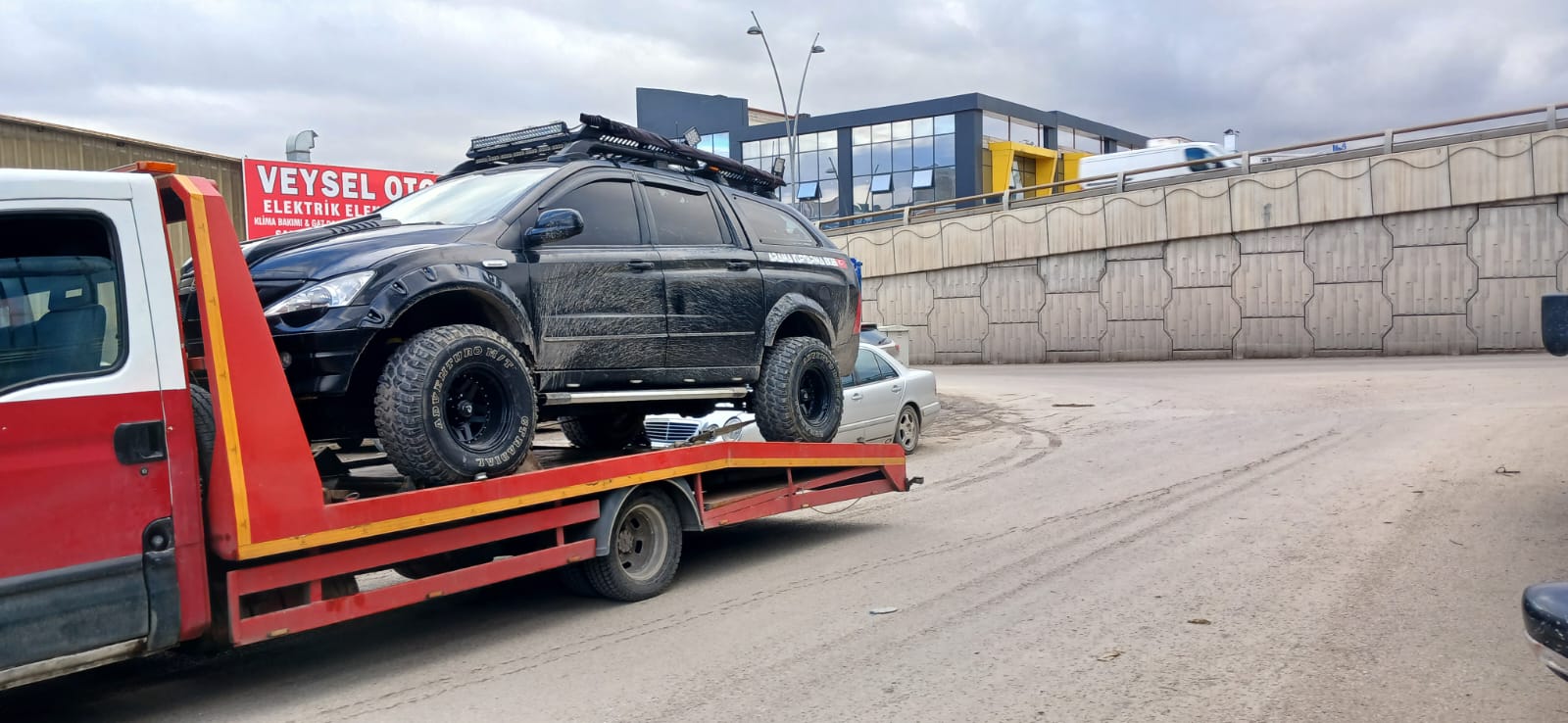 Azim Oto Kurtarma ve Yedek Parça